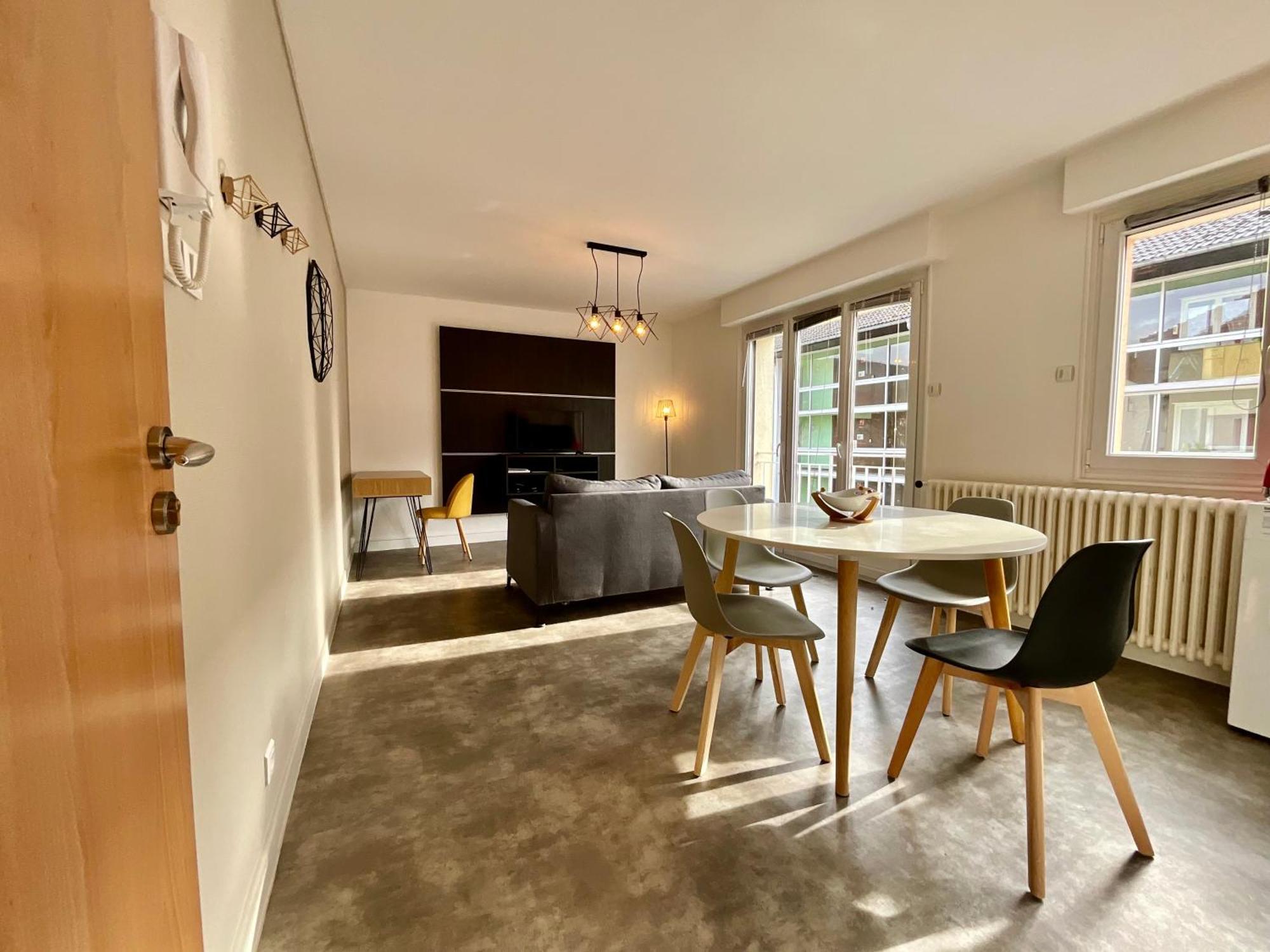 Les Violettes, Bel Appartement Au Centre-Ville Gérardmer Exterior foto